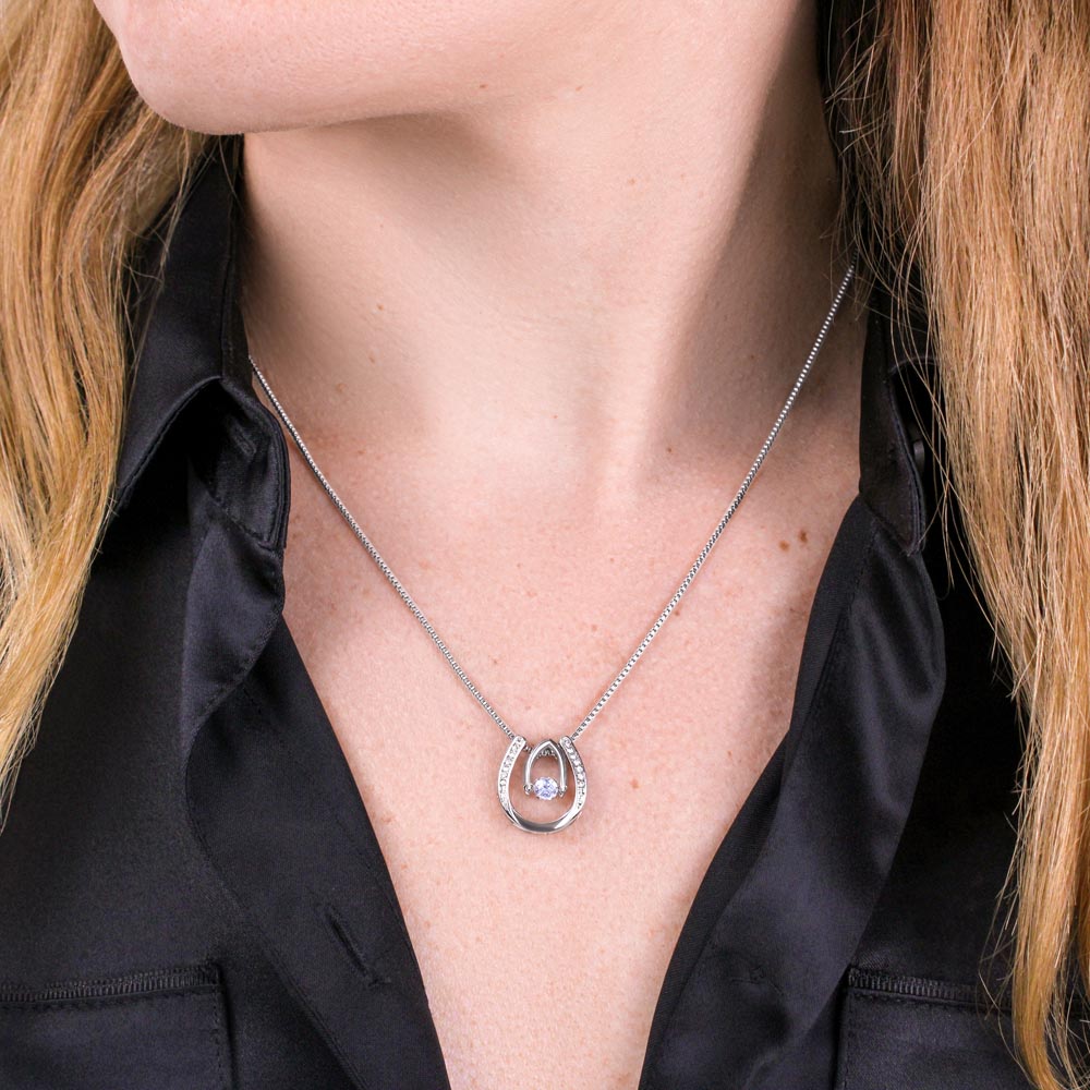 To My Beautiful Daughter Necklace – Lucky Horseshoe Pendant Gift | A Mother's Love